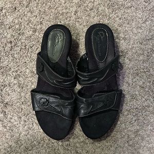 Earth Origins Ravia Slides Wedge / Sandals Hook &‎ Loop Black Leather / Size 9M